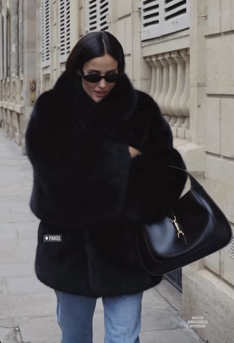 Outfits With Black Fur Coat, Black Mink Coat Outfit, Black Fur Outfit, Short Fur Coat Outfit, Black Fur Coat Outfit, Faux Fur Coat Outfit, Fur Coat Outfit Casual, Fur Coat Outfits, Faux Fur Coats Outfit