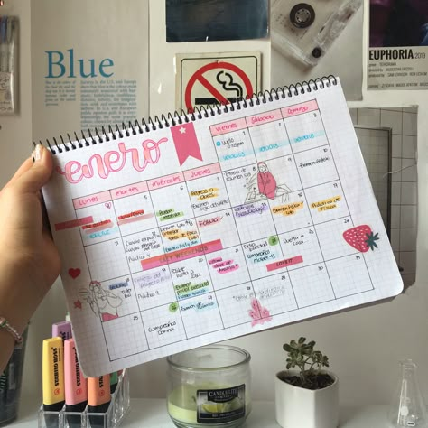 Aqui esta el calendario de mi Bullet Journal. En el video de la planeación ,les comente que no uso una libreta A5 por que siempre me falta espacio jajaja Ojalá les guste... Agendas Aesthetic, Calendario Aesthetic, Agenda Aesthetic, Ideas De Bullet Journal, College Journal, Ballet Journal, Agenda Ideas, Blog Planning, Bullet Journal Mood