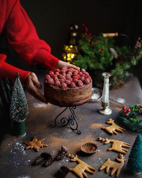 By guila_foodstories - Christmas Food Photography, Holiday Baking List, Christmas Pastries, Gateaux Cake, Chicago Food, Cake Photography, Quotes Inspiring, Butterscotch Chips, Hello Lovely