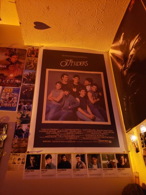 room fr The Outsiders Poster, Outsiders Poster, Outsiders Photos, Outsiders Greasers, Outsiders Movie, If I Can Dream, 80s Actors, The Outsiders Greasers, The Outsiders 1983