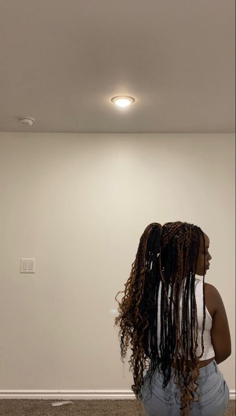 Ginger and black curly boxbraids #boxbraidshairstyles #braidedhairstylesforblackwomen Ginger And Black Braids, Black And Ginger Braids, Fairy Tail Anime Natsu, Ginger Braids, Black Curly, Pretty Braided Hairstyles, Braided Hairstyles For Black Women, Black Braids, Box Braids Hairstyles