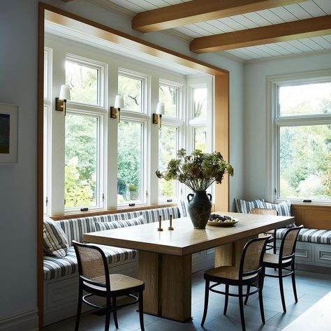 Interiors • Instagram Weekend With Friends, Brooklyn Townhouse, Cottage Dining Rooms, Dining Room Windows, Yummy Meals, Interiors Dream, Culinary School, Arched Windows, Weekend Plans