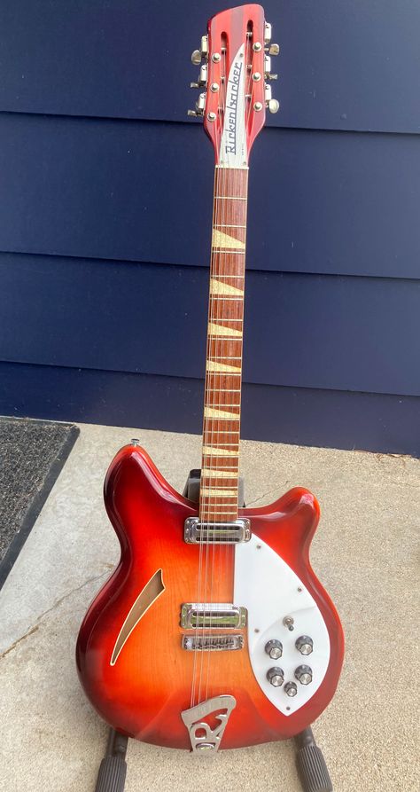 1965 Rickenbacker 360-12 Rickenbacker Guitar, Band Stuff, Ringo Starr, George Harrison, Paul Mccartney, John Lennon, Music Bands, The Beatles, The Dreamers