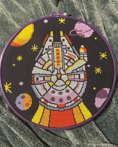 Star Wars Cross Stitch, Star Wars Embroidery, Star Wars Crochet, Star Wars Crafts, Unique Cross Stitch, Cute Embroidery, Cross Stitch Ideas, Stitch Art, Stitch Ideas