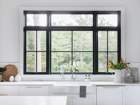 Kitchen Black Window Kitchen Black Windows above sink Kitchen Window Design, Black Window Frames, Coastal Kitchen Design, Modern Home Decor Kitchen, Kitchen Windows, Black Window, Window Designs, Farmhouse Windows, Interior Windows