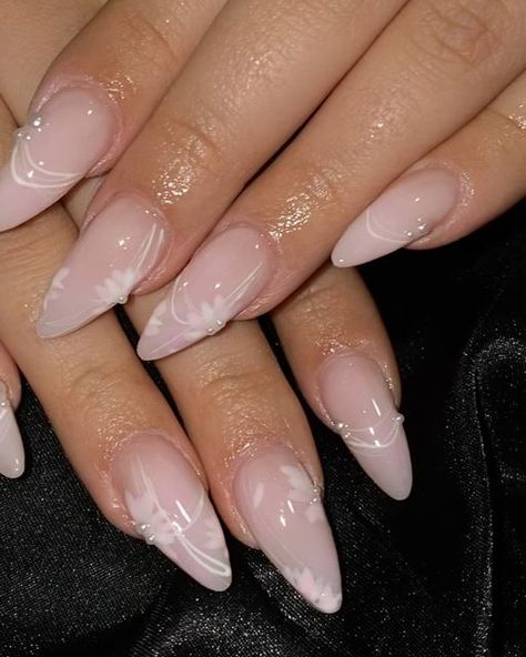 Short Sharp Almond Nails, Almond Nail French Design, Almond Ombre French Nails, Sharp French Tip, Short Sharp Nails, Almond Nails Medium Length, Almond Nails Ombre, Ombre French Nails, Almond Nails French