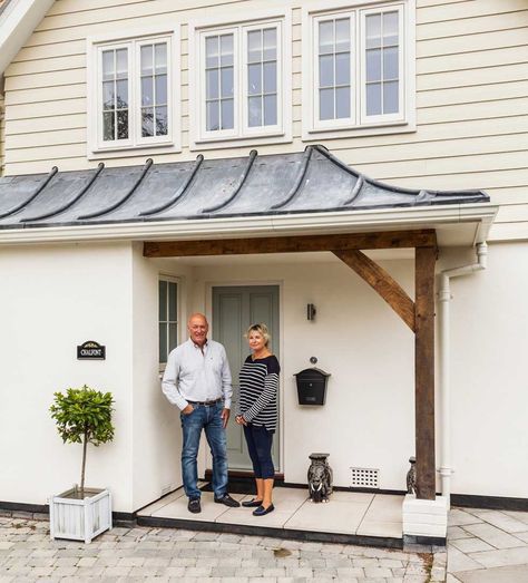 Jon and Sheila Osborne outside their remodelled New England-style house New England Style Homes, New England House, Rendered Houses, Ideas For House, Weatherboard House, Exterior House Remodel, Self Build, Building A Porch, Home Exterior Makeover