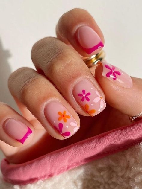 Easy Flower Nails, Simple Flower Nail Designs, Flower Nail Art Tutorial, Pink Spring Nails, Pink Flower Nails, Art Guide, Lavender Nails, Simple Gel Nails, Summery Nails