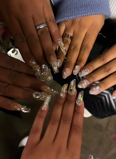 Chloe Bailey, Chrome Nail Art, Chloe X Halle, Nail Jewels, Chrome Nail, Halle Bailey, Ice Princess, Dream Nails, Chrome Nails