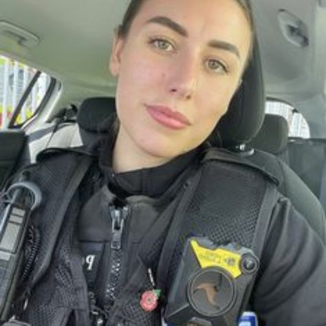 Prison Officer, Female Police, Uk Police, British Police, Chill Mood, Female Police Officers, German Police, Female Cop, Female Firefighter