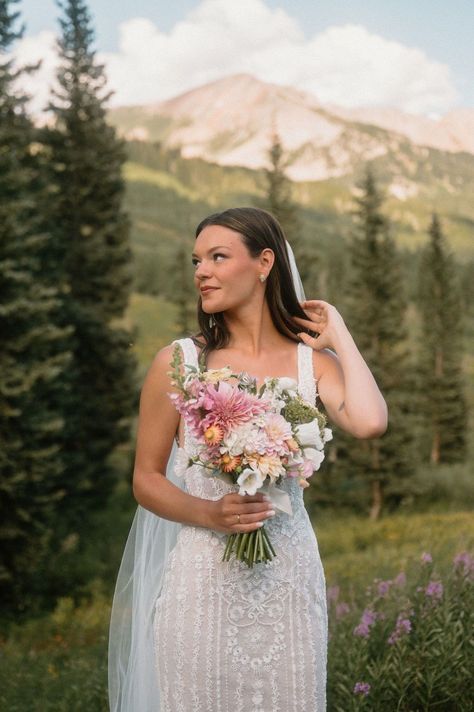 Wildflower Wedding Photos in the Colorado Mountains // Colorado Elopement Photographer - This Colorado micro-wedding was dreamy, earthy, and surrounded by wildflowers. See more micro wedding mountains, wildflower photoshoot couples, Colorado elopement spring, and spring wedding florals! Book Jessica for your wildflower micro wedding or Colorado adventure elopement photos at jessicaluannphoto.com! Crested Butte Elopement, Granola Girl Wedding, Spring Mountain Wedding, Mountain Micro Wedding, Wildflower Photoshoot, Wedding Mountains, Spring Wedding Florals, Kenai Alaska, Vail Wedding