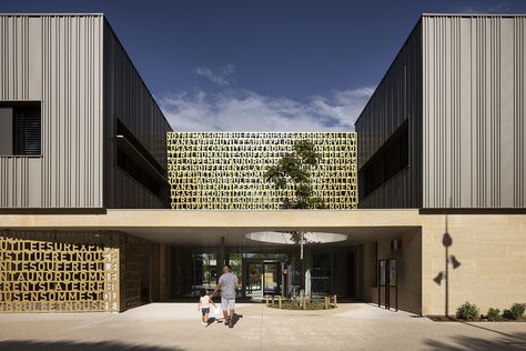 Gallery of Jacques Chirac School & Gymnasium / BPA ARCHITECTURE - 9 Gymnasium Architecture, School Gymnasium, Architecture Exterior, Architecture Photo, Skyscraper, Exterior, Education, Architecture, France