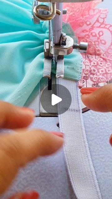 Sowing Tricks, Elastic Stitch, Sewing Tips And Tricks, Sewing Tricks, Stitch Sewing, Sewing Lessons, Sewing Tips, Sewing Hacks, Tips And Tricks