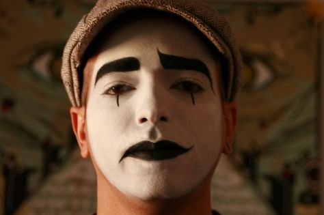 Mimo Male Mime Makeup, Mime Makeup Men, Pantomime Makeup, Face Paint For Men, Mime Costume, Creepy Clown Makeup, Mime Face Paint, Mime Makeup, Clown Halloween Costumes