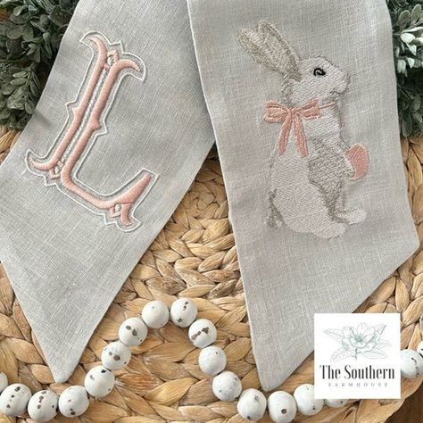 Our 100% Linen Sashes are a lovely accent to a plain boxwood wreath and can be easily changed out for the seasons.  They make a perfect topper for Easter baskets, bouquet wraps, chair sashes, home decor and even newborn photography sessions. The sashes measure 5" wide x 56" long. We carry 12 linen colors everyday and o Easter Wreath Sash, Easter Embroidery Ideas, Wreath Scarf, Wreath Sashes, Sash Ideas, Vintage Easter Decorations, Wreath Sash, Southern Farmhouse, Vintage Easter Bunny