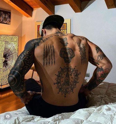 Many Tattoos, Sak Yant Tattoo, Tattoo Inspiration Men, Back Tattoos For Guys, Chest Tattoo Men, Boy Tattoos, Aesthetic Tattoo, The Perfect Guy, Back Tattoos