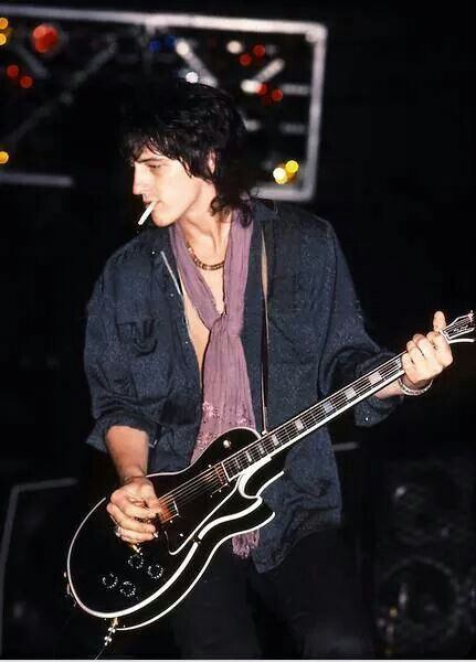 Izzy Stradlin Izzy Stradlin, Steven Adler, 80s Men, Duff Mckagan, Rock Guitarist, Rock Baby, Axl Rose, Rock Groups, Mötley Crüe