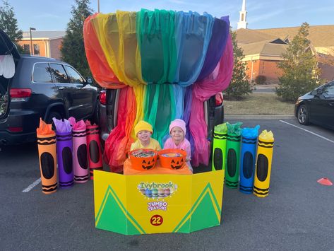 School Halloween Trunk Or Treat, Crayon Trunk Or Treat Ideas For Cars, Crayons Trunk Or Treat, Crayon Box Trunk Or Treat Ideas, School Themed Trunk Or Treat, Crayon Box Trunk Or Treat, Trunk Or Treat Cocomelon, Pre K Trunk Or Treat Ideas, Kindergarten Trunk Or Treat