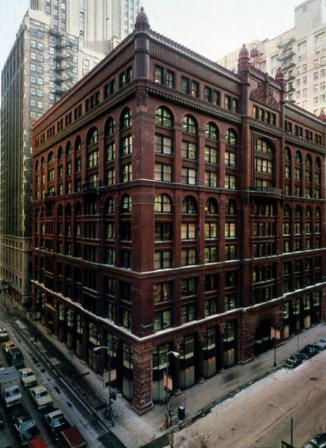 burnham root rookery: Busca de Google Chicago School Architecture, Rookery Building Chicago, Chicago Buildings Architecture, Chicago School Of Architecture, Daniel Burnham, Chicago Buildings, Chicago School, Classic Building, Visit Chicago