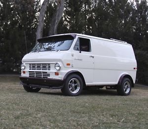 1974 Ford Econoline van. Ford Custom Van, Custom Vans For Sale, Vans Vintage, Ford E Series, Old School Vans, Dodge Van, Chevy Van, Classic Ford Trucks, Day Van