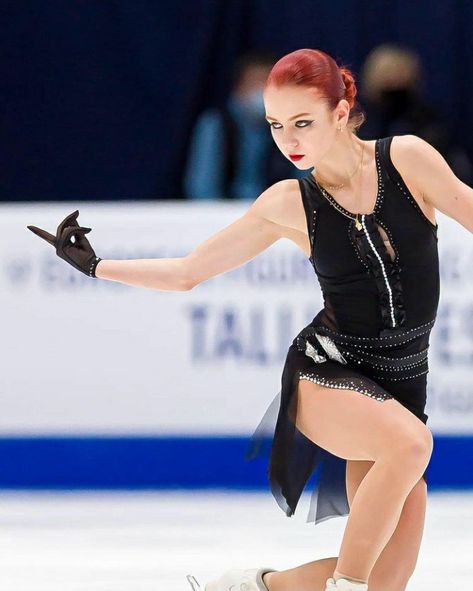 Alexandra Trusova Cruella, Sasha Trusova, Skating Aesthetic, Russian Figure Skater, Gymnastics Videos, Bike Photoshoot, Alexandra Trusova, People Figures, Ice Skating Dresses