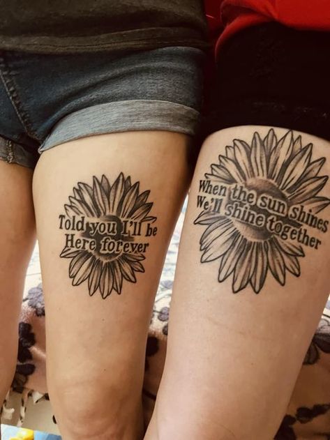 Tattoos With Bestie, Matching Mom And Daughter Tattoos, Mum And Daughter Tattoo, Niece Tattoo, Tattoos Sunflower, Girly Skull Tattoos, Cute Best Friend Tattoos, Arm Tattoos Black, Mom And Daughter Tattoos