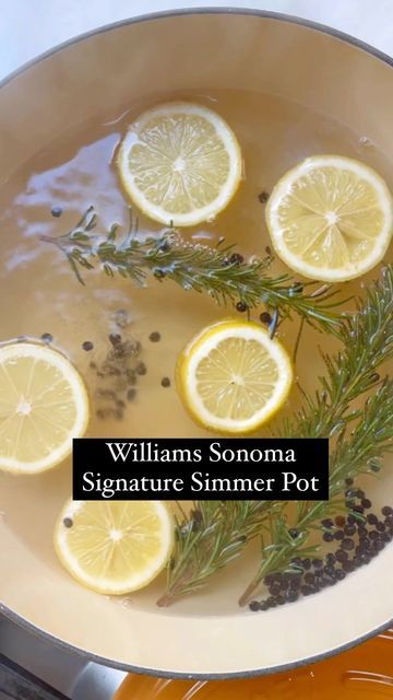 Williams Sonoma Smell, Simmer Pot Recipes, Stove Top Potpourri, Potpourri Recipes, Simmer Pot, House Smell Good, Home Smell, Smart Ideas, House Smell