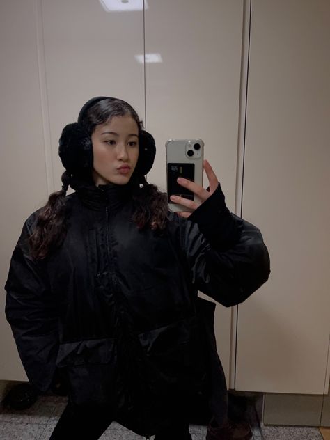 Winter outfit idea inspo, black earmuffs, black puffer jacket, all black outfit Black Earmuffs Outfit, Earmuffs Outfit, Black Earmuffs, 2023 Outfits, Winter Inspo, Ear Muffs, Black Puffer Jacket, Accessories Ideas, Black Puffer