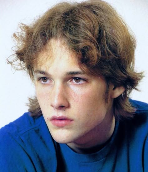 Brad Renfro 90s, Brad Renfro, Japanese Boyfriend, People Kissing, 90s Men, Films Movies, Ethan Hawke, Tom Felton Draco Malfoy, Face Photography