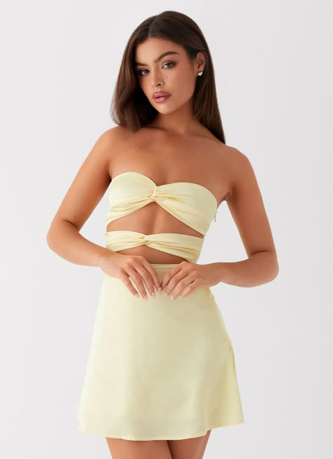 Peppermayo Exclusive Embrace timeless elegance with the Tianna Mini Dress. Featuring a flattering sweetheart strapless neckline, a graceful flare fit that accentuates curves, and a lined skirt for comfort, it's perfect for those who adore feminine charm and classic style. - Mini length- Sweetheart strapless neckline- Underbust and waist cut outs- Flare fit- Ruched bustier and waistband- Front silicone taping- Lined skirt- Side hook and eye, invisible zipper- 100% Satin Size AU 8 / US 4 garment m Hen Party Dress, Hen Party Outfits, Strapless Neckline, Beige Dresses, Strapless Tops, Satin Mini Dress, Hoco Dresses, Festival Dress, Dressy Tops