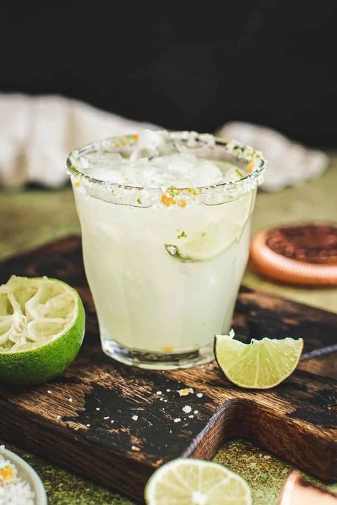 Gin Margarita - Aimee Mars Gin Margarita, Pineapple Coconut Margarita, Agave Margarita, Pineapple Shake, Best Margarita, Julep Recipe, Traditional Margarita, Coconut Margarita, Orange Liqueur