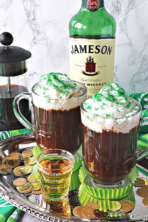 Whiskey Cocktails Easy, Homemade Baileys Irish Cream, Homemade Baileys, Irish Coffee Recipe, Irish Drinks, St Patricks Day Drinks, Best Iced Coffee, Jameson Whiskey, Hot Buttered Rum