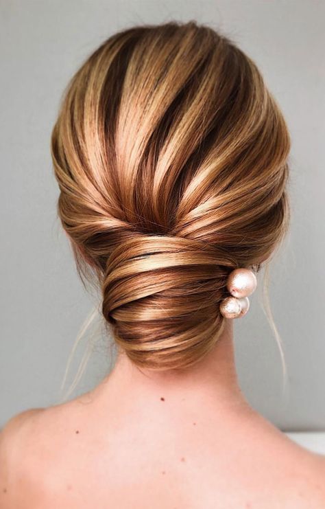 😍💓 These 100 Prettiest Wedding Hairstyles perfect for both wedding Ceremony and Reception 💓💓 Braid , bridal hairstyle,wedding updo hairstyles ,wedding hairstyles #weddinghair #hairstyles #updo #hairupstyle #hair Braided Updo Long Hair, Simple Elegant Hairstyles, Updo Wedding Hairstyles, Hairstyles Theme, Bridal Braids, Updo Wedding, Sleek Updo, Elegant Wedding Hair, Elegant Prom