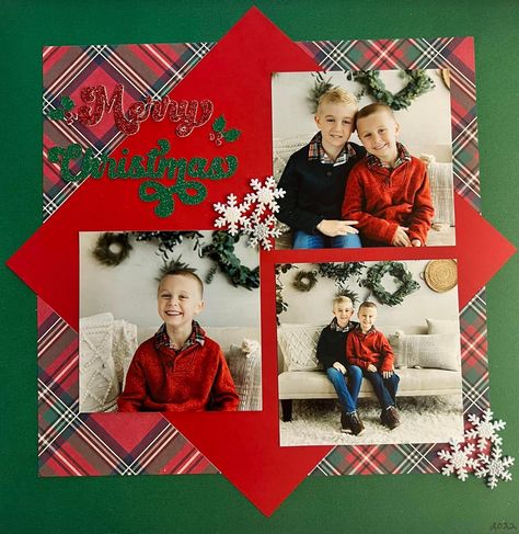 Simple Scrapbooking Layouts, Birthday Scrapbook Layouts, Winter Scrapbook Layouts, Family Scrapbook Layouts, Christmas Layout, Christmas Scrapbook Paper, Scrapbook Christmas, Christmas Scrapbook Pages, Scrapbook Design Layout