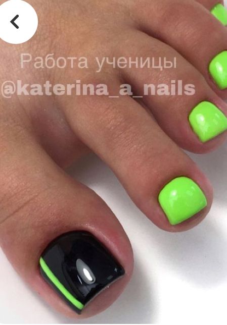 Green Toe Nails, Bright Nail Polish, Nail Polish Shades, Pedicure Designs Toenails, Nails Neon, Pedicure Nail Designs, Gel Toe Nails, Acrylic Toe Nails, Toe Nail Color