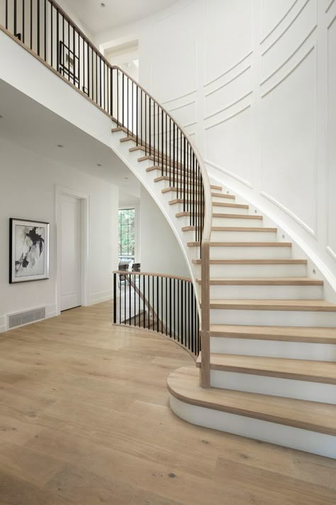 Mediterranean Stairs, Curved Staircase Foyer, Modern Home Entryway, Entryway Decorating, Transitional Staircase, Entryway Stairs, Stairs Renovation, Foyer Staircase, Home Entryway