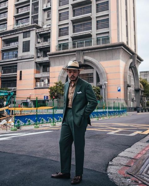 The Anthology Taiwan on Instagram: "Green Hopsack Suit and Yellow Linen Shirt Pic by @littlefatyaa" Yellow Linen Shirt, Green Suits, Green Suit, Photo Inspo, Linen Shirt, Taiwan, Yellow, Green, On Instagram