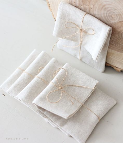 Linen Packaging, Usb Packaging, Candy Bags Wedding, Plastic Gift Bags, Linen Pouch, Soap Bag, Wedding Gift Bags, Lavender Bags, Fabric Purses