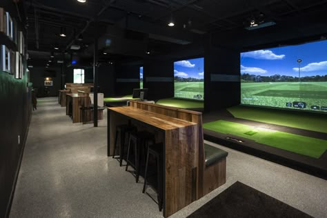 X Golf Mequon indoor golf facility Virtual Golf, Golf Lounge, Golf Studio, Sport Bar Design, Indoor Golf Simulator, Golf Bar, Simulator Room, Golf Simulator Room, Golf Business