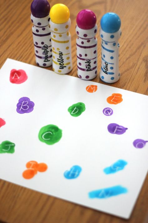 4 Easy Dabber Dot Marker Learning Activity Ideas for Kids - Toddler Approved Dot Markers Art, Learning Colors Activities, Color Activities For Toddlers, Activity Ideas For Kids, Matter Activities, Dot Marker Activities, Marker Crafts, Love Of Learning, Nursery Activities