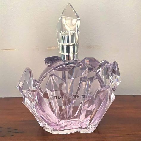 Rem Perfume, R.e.m Perfume, Ariana Merch, Fancy Aesthetic, Koleksi Parfum, Ariana Perfume, Ariana Grande Fragrance, Alat Makeup, Ariana Grande Perfume