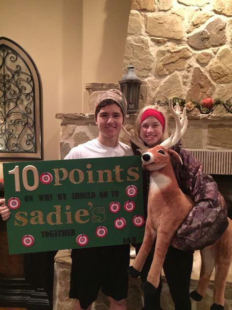 Hunting themed Sadie Hawkins dance ideas Prom Response Ideas, Dance Proposal Ideas, Sadie Hawkins Proposals, Sadies Proposal, Sadies Dance, Sadie Hawkins Dance, Country Prom, Hunting Ideas, Cute Homecoming Proposals