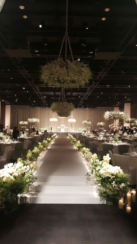 Wedding Decor Ceremony Indoor, Dream Wedding Reception Indoor, Wedding Venue Ideas Indoor, Ballroom Ceremony, Dream Wedding Reception, Wedding Venues Indoor, Wedding Stage Design, Luxury Wedding Decor, Wedding Backdrop Design