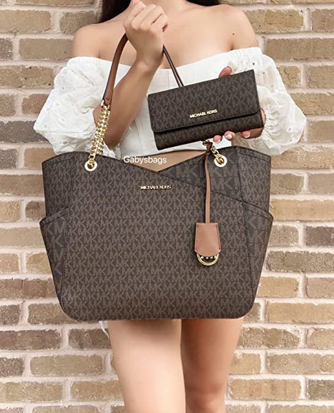 Michael Kors MICHAEL Michael Kors Jet Set Travel Large Chain Shoulder Tote bundled Jet Set Travel Trifold Wallet Bag Wishlist, Michael Kors Tote Bags, Girly Bags, Drawstring Top, Zip Tote, Pretty Bags, Cute Purses, Purses Michael Kors, Handbags Michael Kors