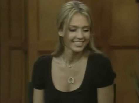 Jessica Alba Blonde Hair, Jessica Alba 2000s, 90s Model Aesthetic, Young Jessica Alba, Girls Diary, Cindy Kimberly, Pretty Skin, 2000s Fashion Outfits, Girl Inspiration