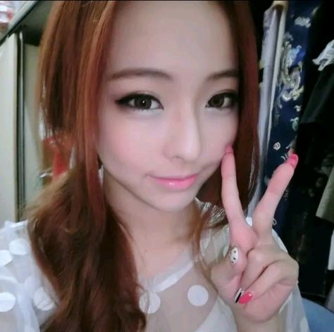 Vivi predebut icon iq Vivi Predebut, Odd Eyes, Manga Cosplay, Icon Pfp, I Love Girls, These Girls, Makeup Inspo, Famous People, Kpop Girls