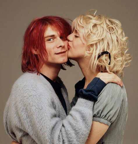 Kurt Cobain and Courtney Love.... Me busts the red hair Courtney Love, Two People, Kurt Cobain, Red Hair, Red, Hair