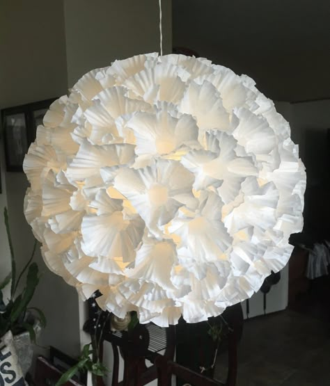 Home Made Lamp Shades, How To Make Paper Lanterns, Paper Lampshade Diy, Paper Lantern Ideas, Paper Lamp Craft, Diy Paper Chandelier, Paper Lantern Chandelier, Decorations With Paper, Paper Chandelier