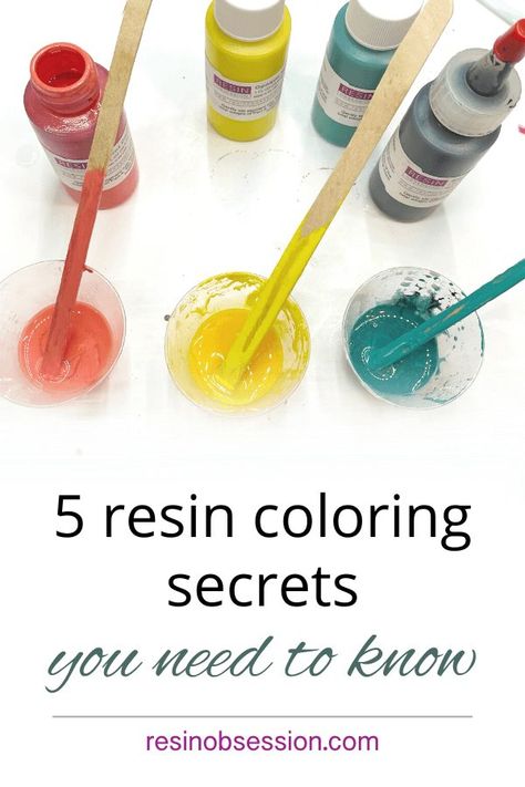 Diy Uv Resin Crafts For Beginners, Amazing Resin Projects, Resin Hacks, Coloring Resin, Uv Resin Crafts, How To Make Resin Jewelry, Diy Resin Jewelry, Resin Techniques, Slippers High Heels