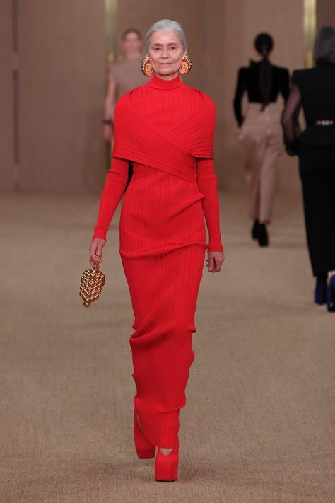 Runway Fashion Looks, Monochromatic Looks, Runway 2024, Amelia Gray, Balmain Collection, Elegant Party Dress, Rich Fashion, Red Cover, 2024 Runway